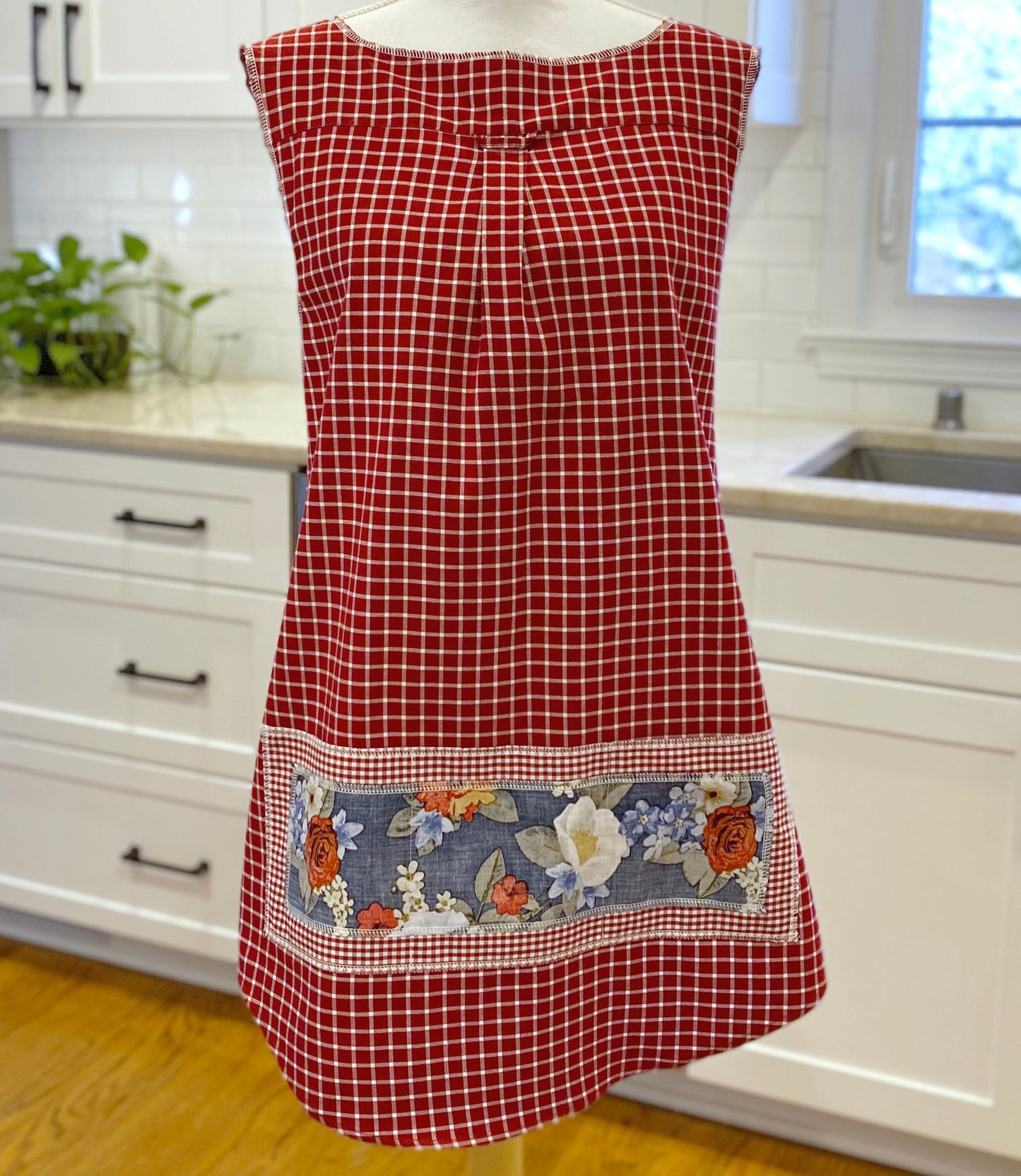 1925 Cross Back Apron - Cranberry Bouquet (Women's Medium)