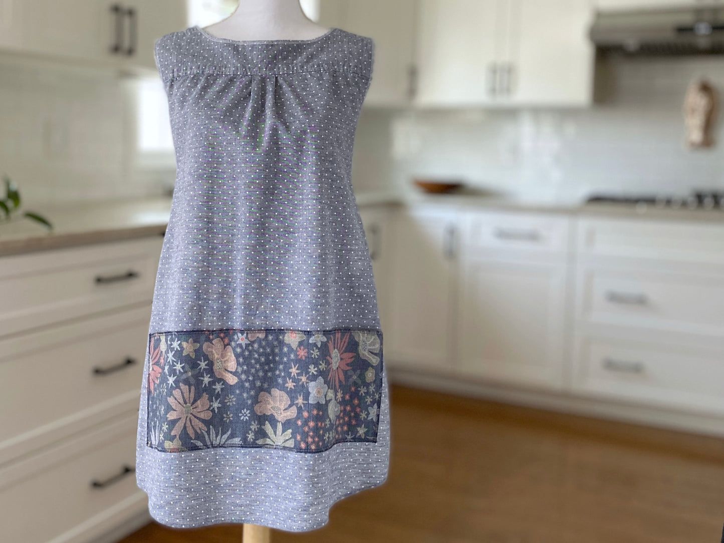 1925 Cross Back Apron - Cloudberry Dot (Women's Medium)