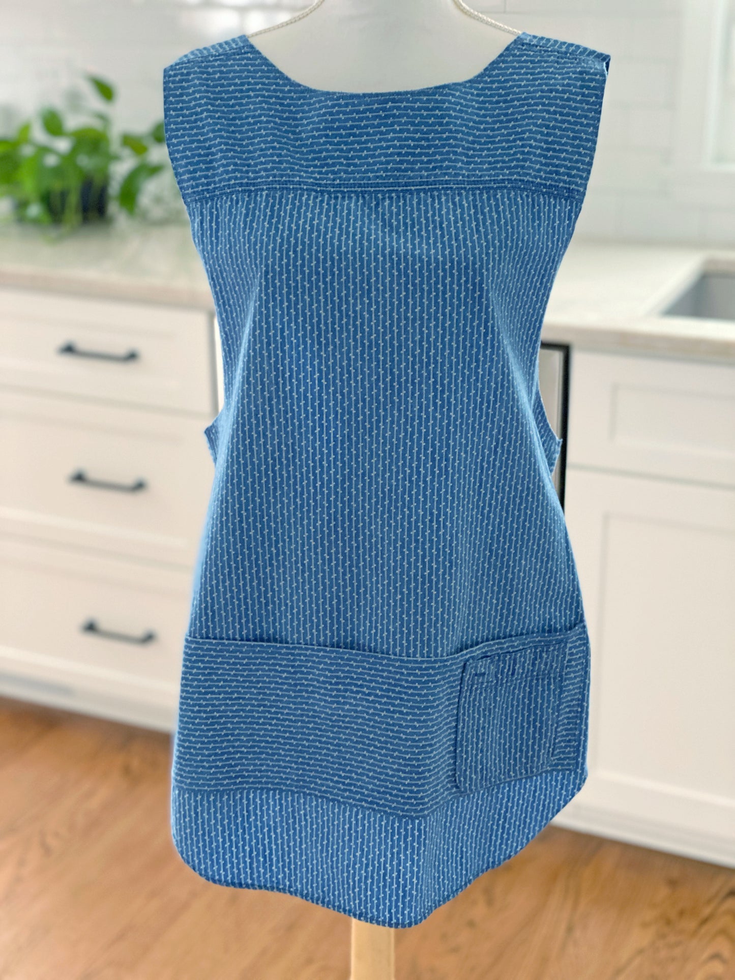 1925 Cross Back Apron - Milk & Denim (Women's Small)