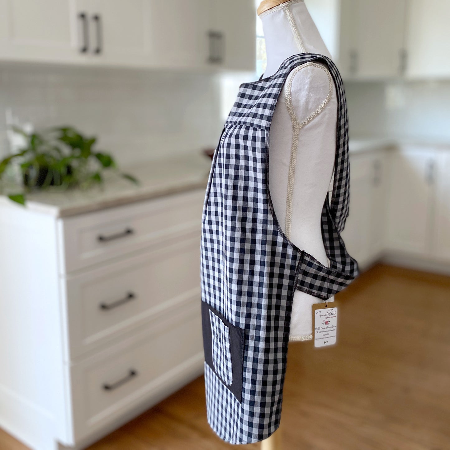 1925 Cross Back Apron - Smokehouse Charm (Women's Medium)