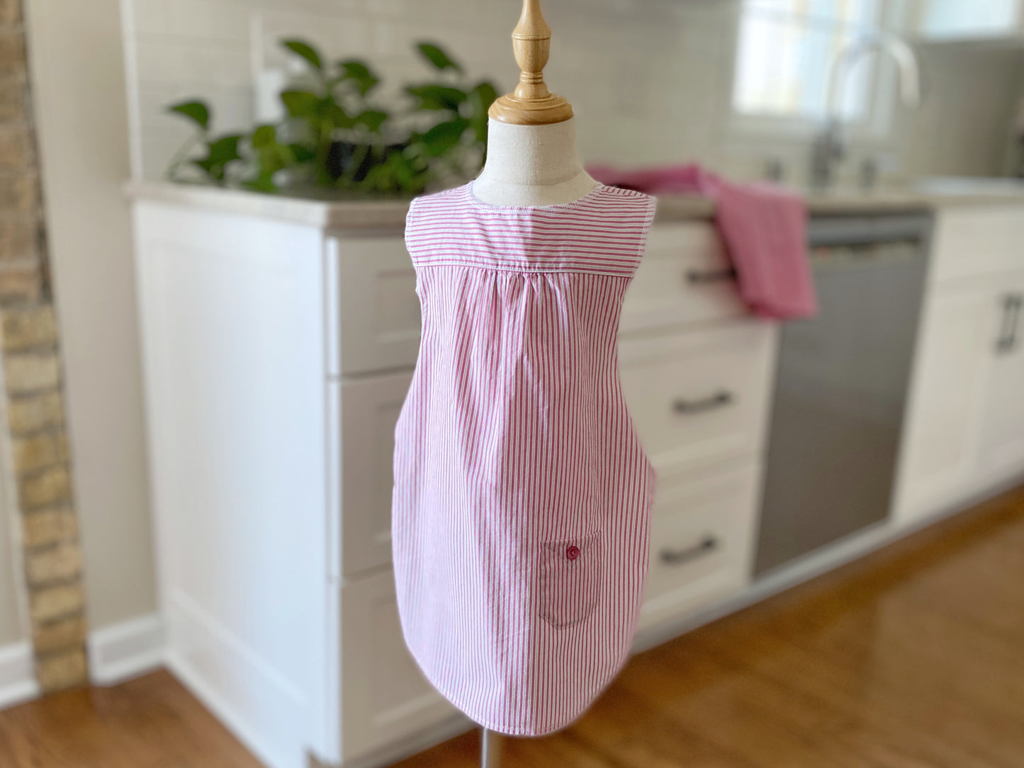 Girls' 1925 Cross Back Apron - Cotton Candy Whip (Size 4)