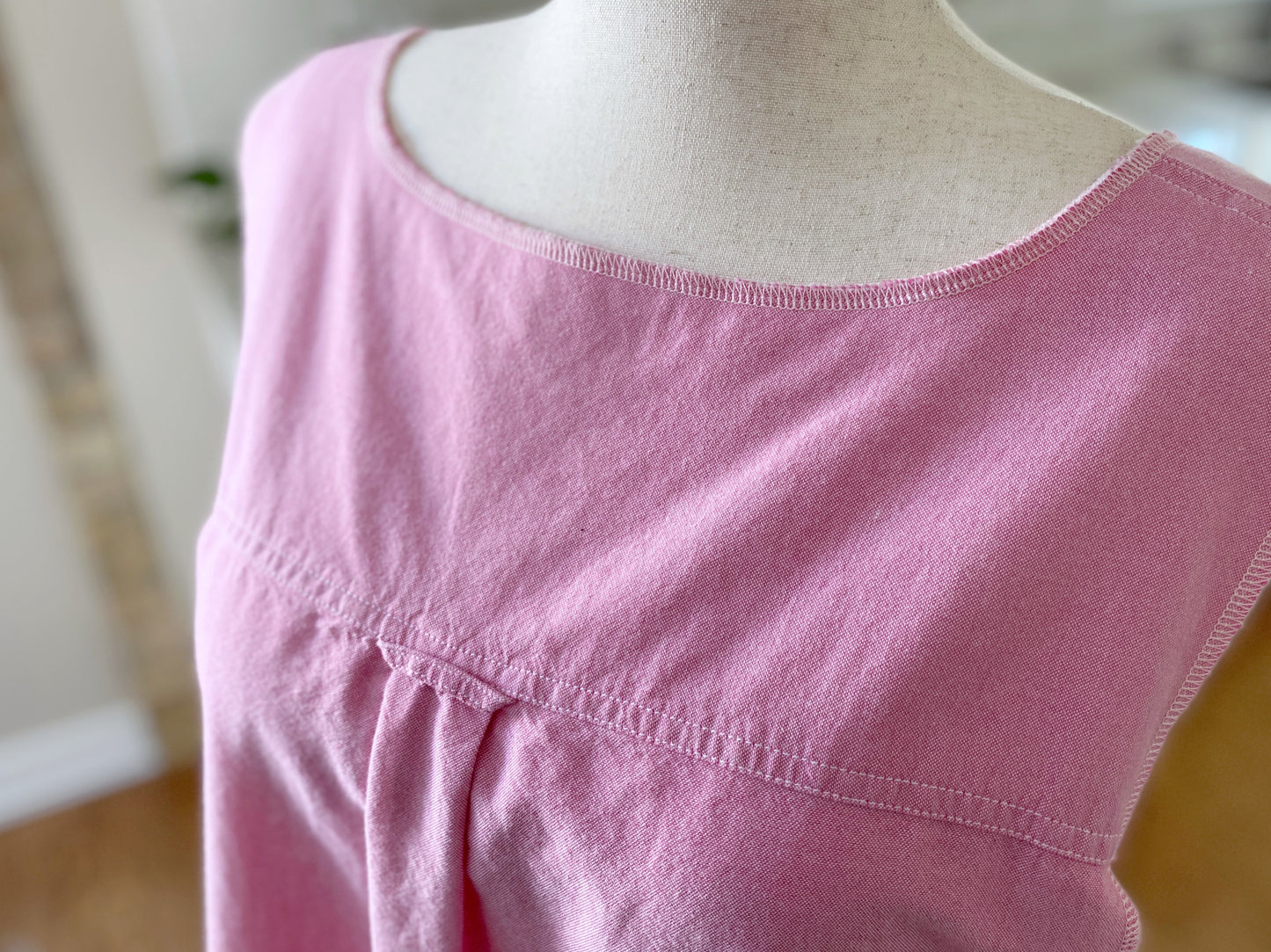 1925 Cross Back Apron - Strawberry Cream (Women's Large)