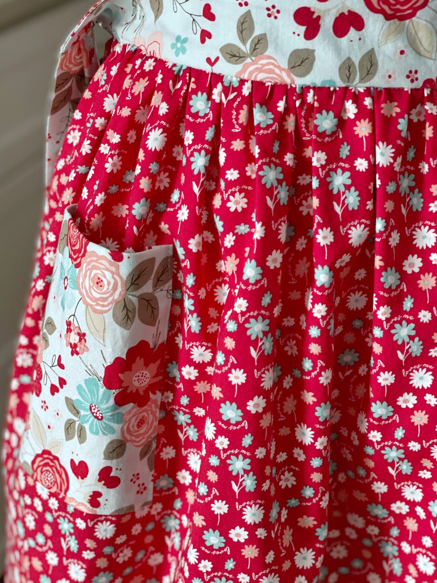 Gathered Waist Apron - Sweetheart Blooms