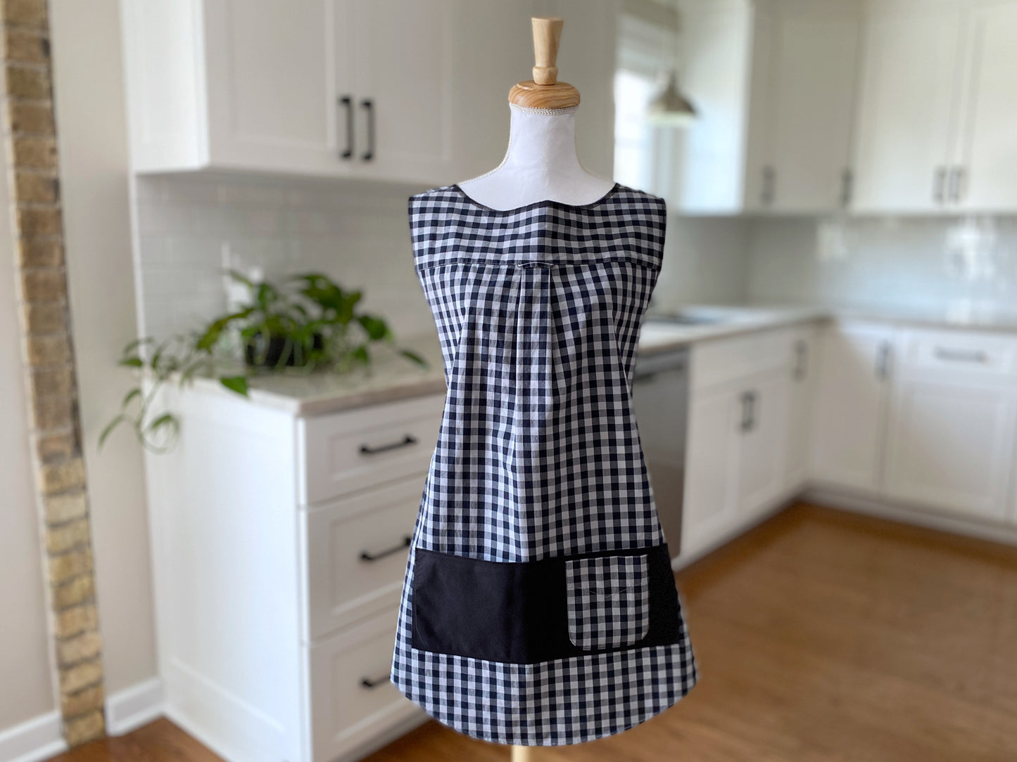 1925 Cross Back Apron - Smokehouse Charm (Women's Medium)