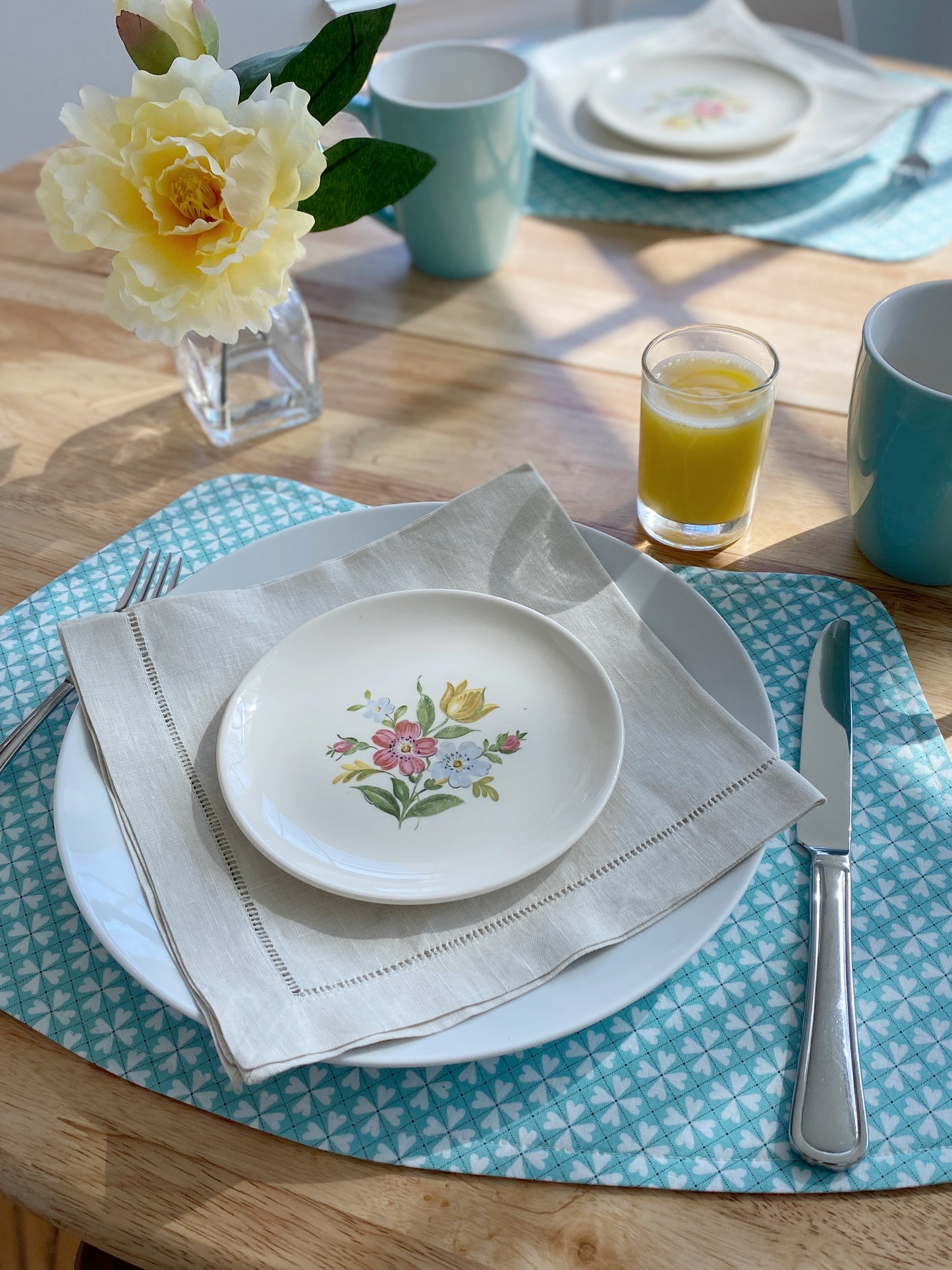 Perfect Curve Placemats, (Set of 2) - Sweetheart Blooms