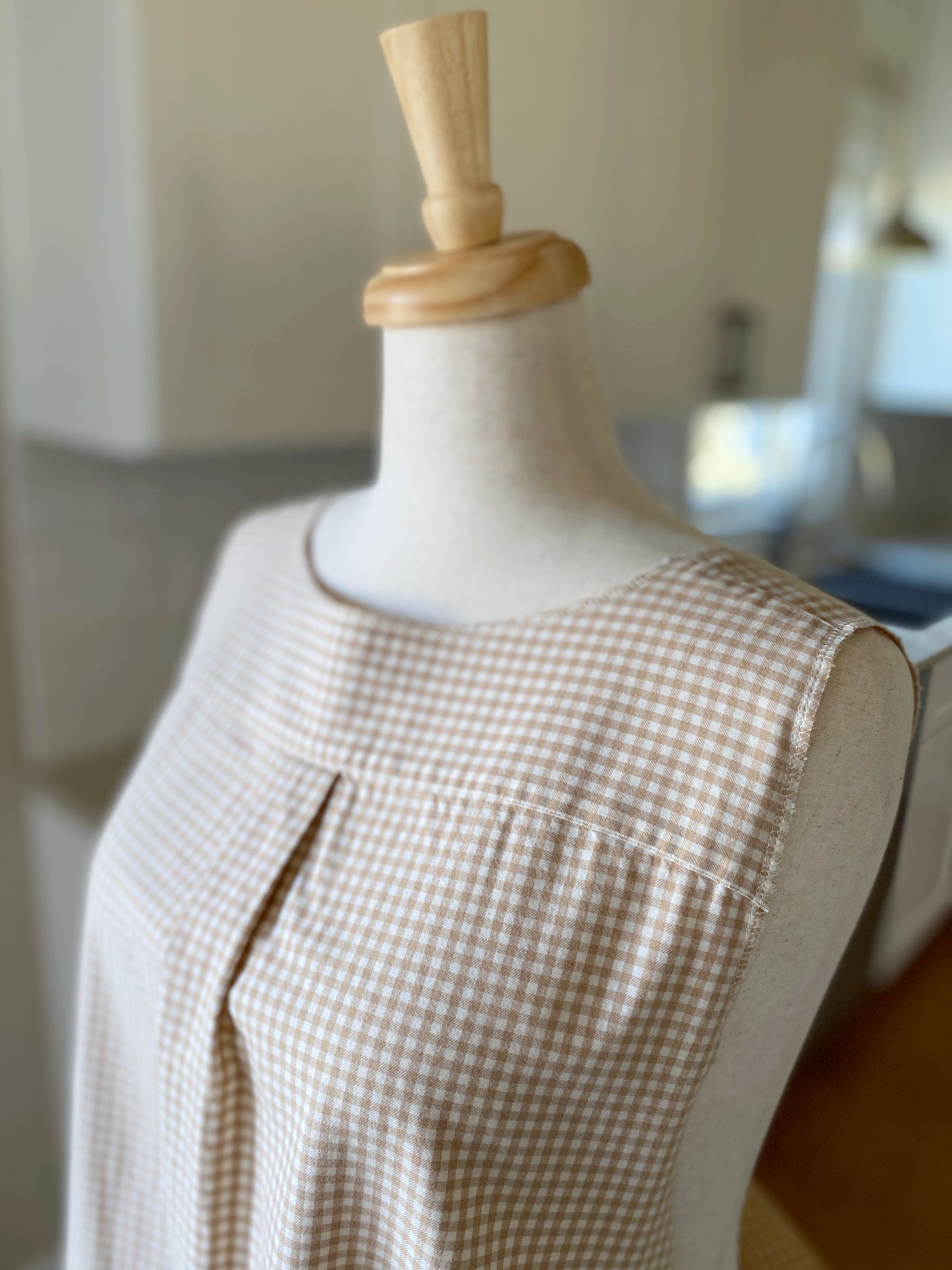 1925 Cross Back Apron - Nutmeg Bloom (Women's XL)