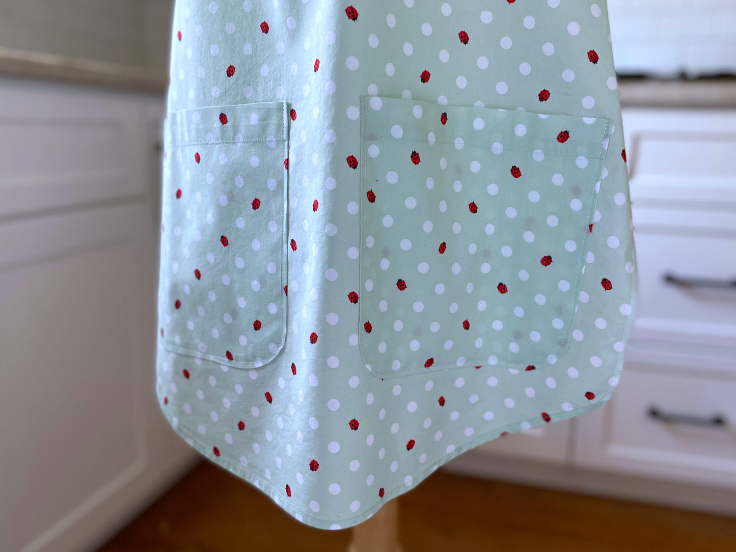 1925 Cross Back Apron - Ladybug Mint Bliss (Women's Small)