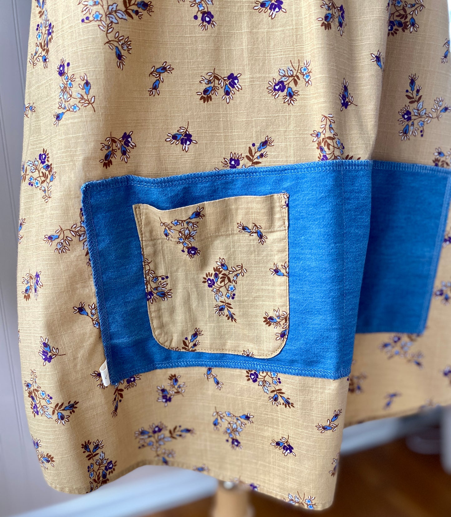 1925 Cross Back Apron - (Women's S)