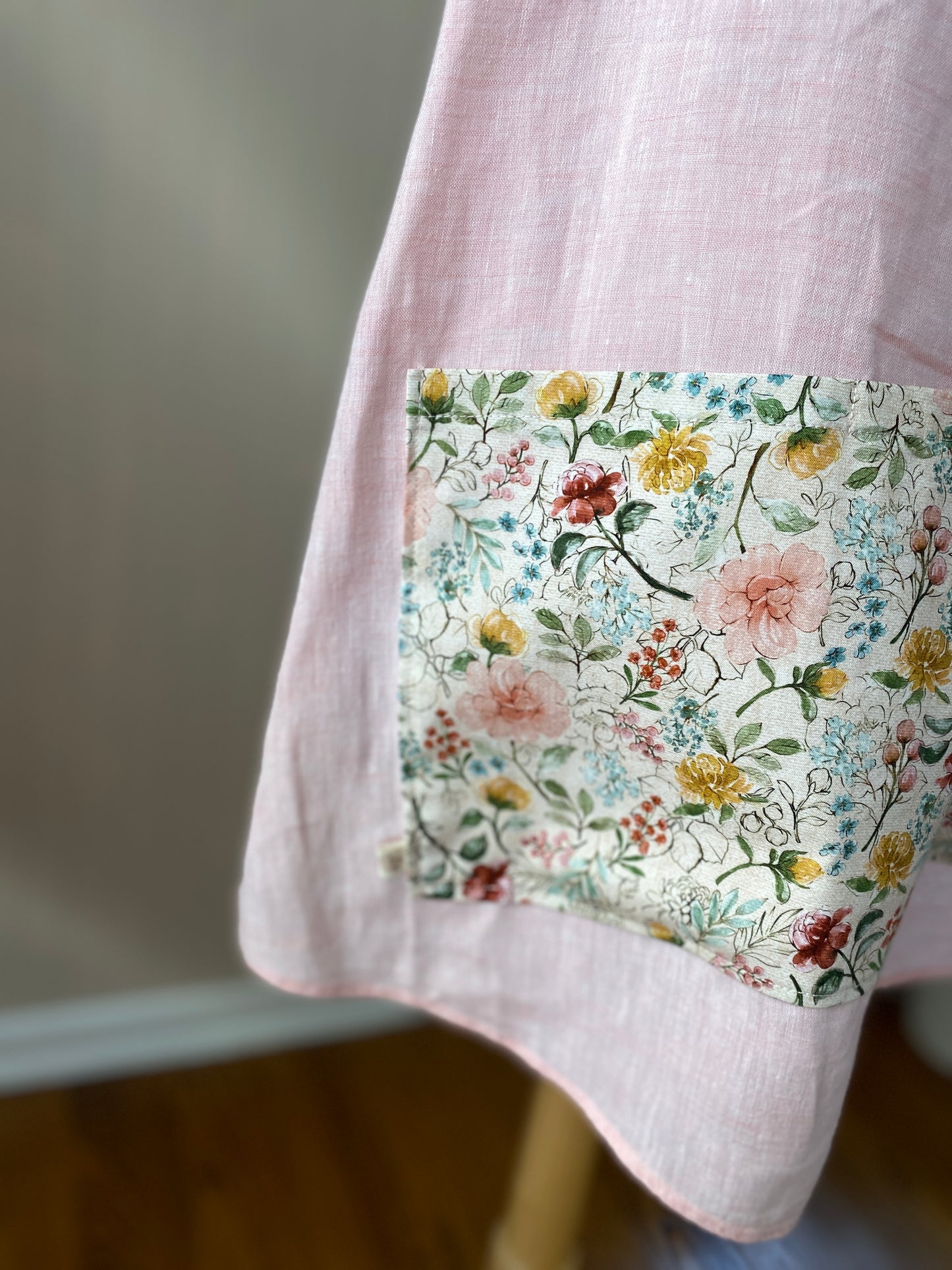 1925 Cross Back Apron - Rosewater Glaze (Women's Medium)