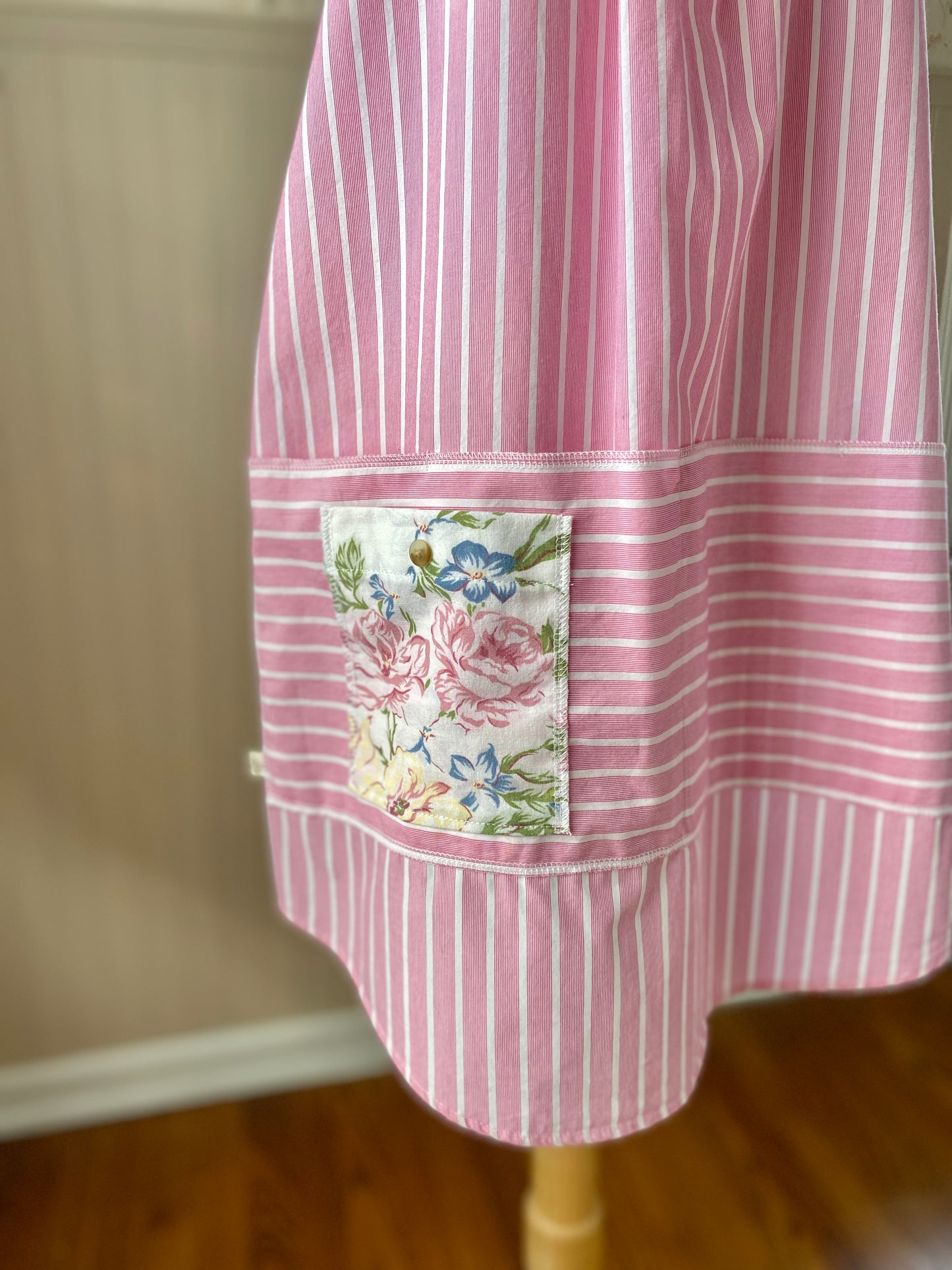 1925 Cross Back Apron - (Women's M)