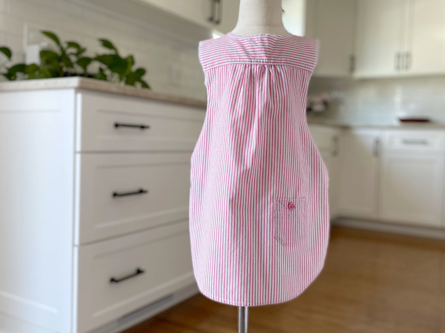 Girls' 1925 Cross Back Apron - Cotton Candy Whip (Size 4)