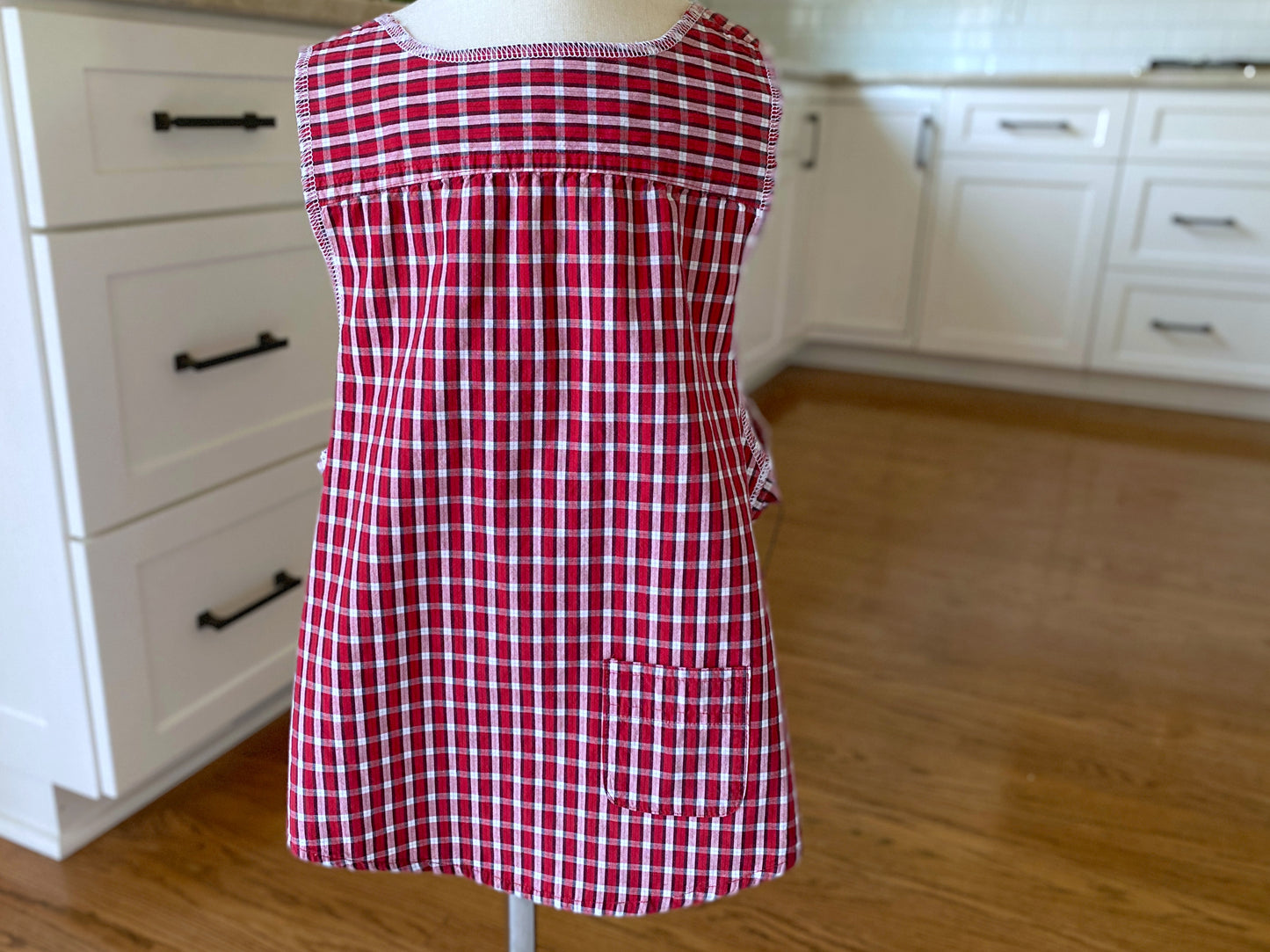 Girls' 1925 Cross Back Apron - Strawberry Jam (Size 4)