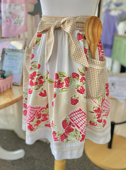 The Keepsake Apron - Strawberry Basket (Vintage Original)