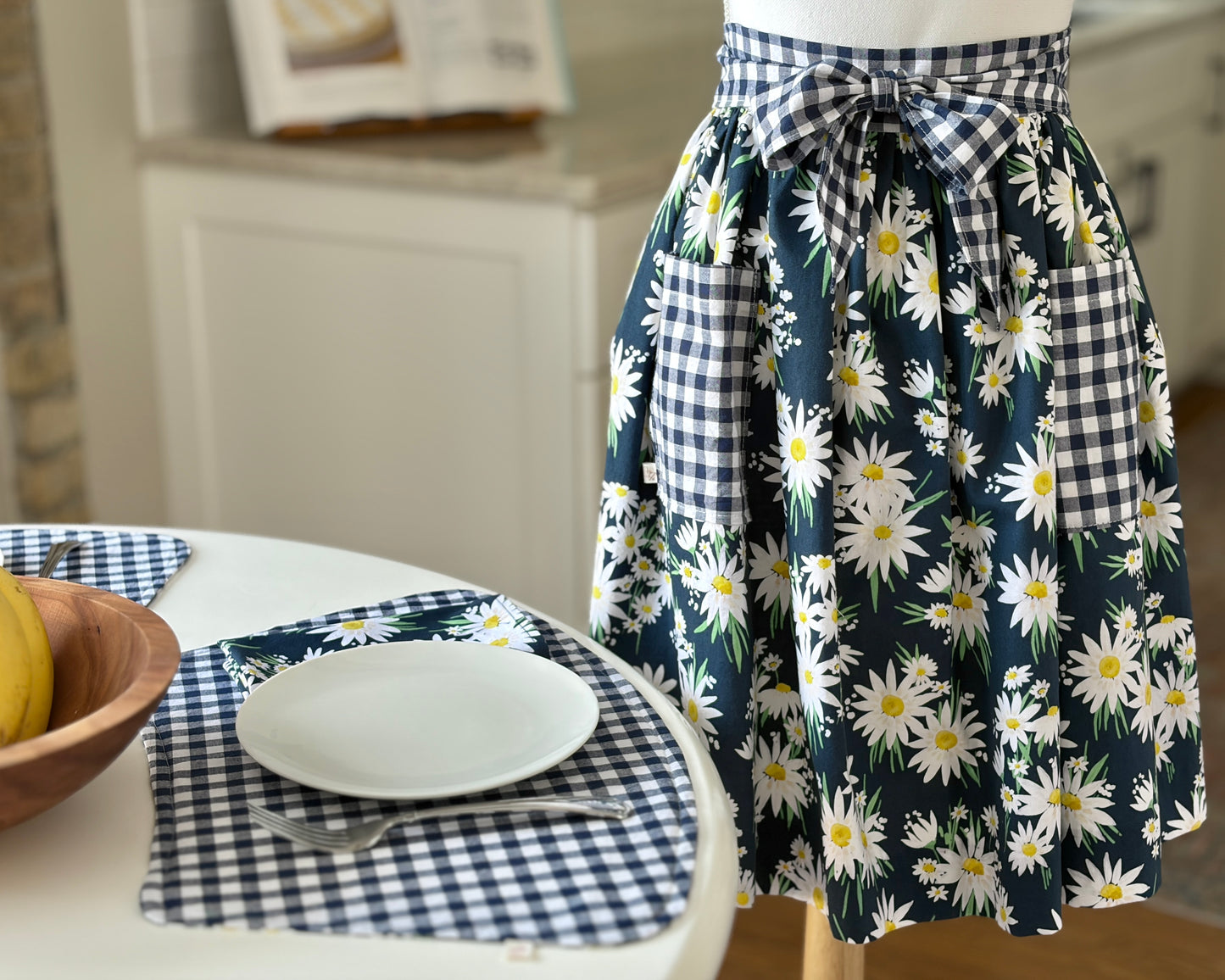 Daisy Garden Waist Apron