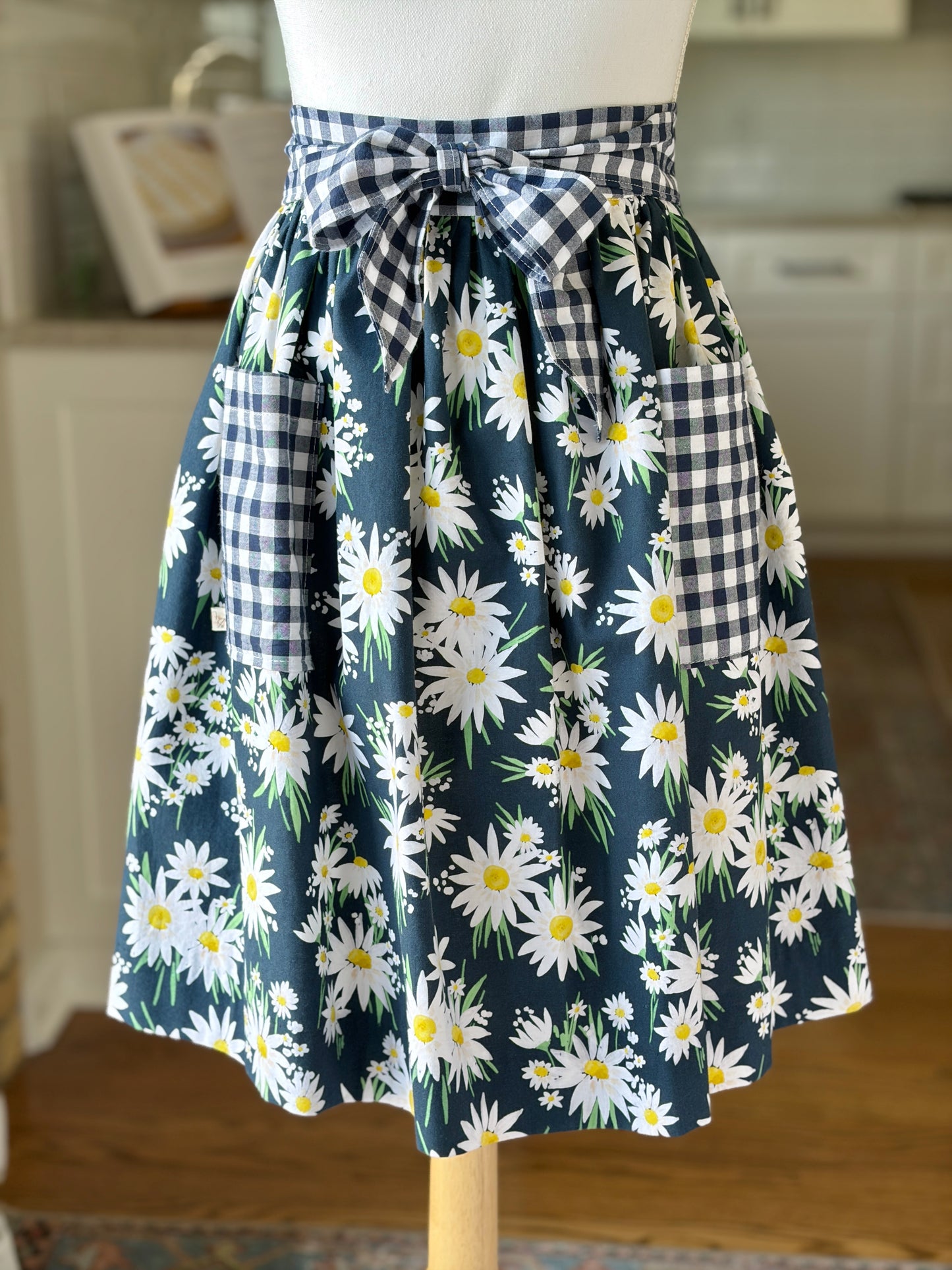 Daisy Garden Waist Apron