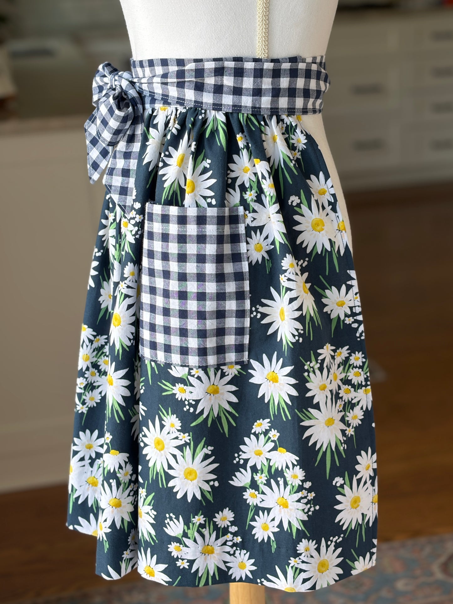 Daisy Garden Waist Apron