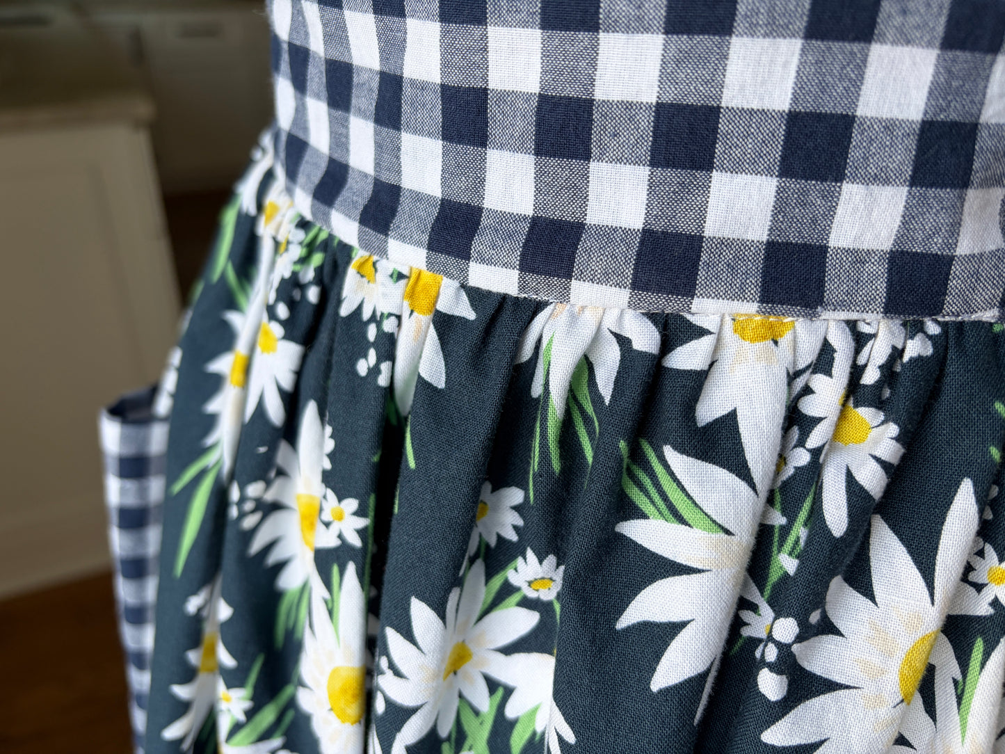 Daisy Garden Waist Apron