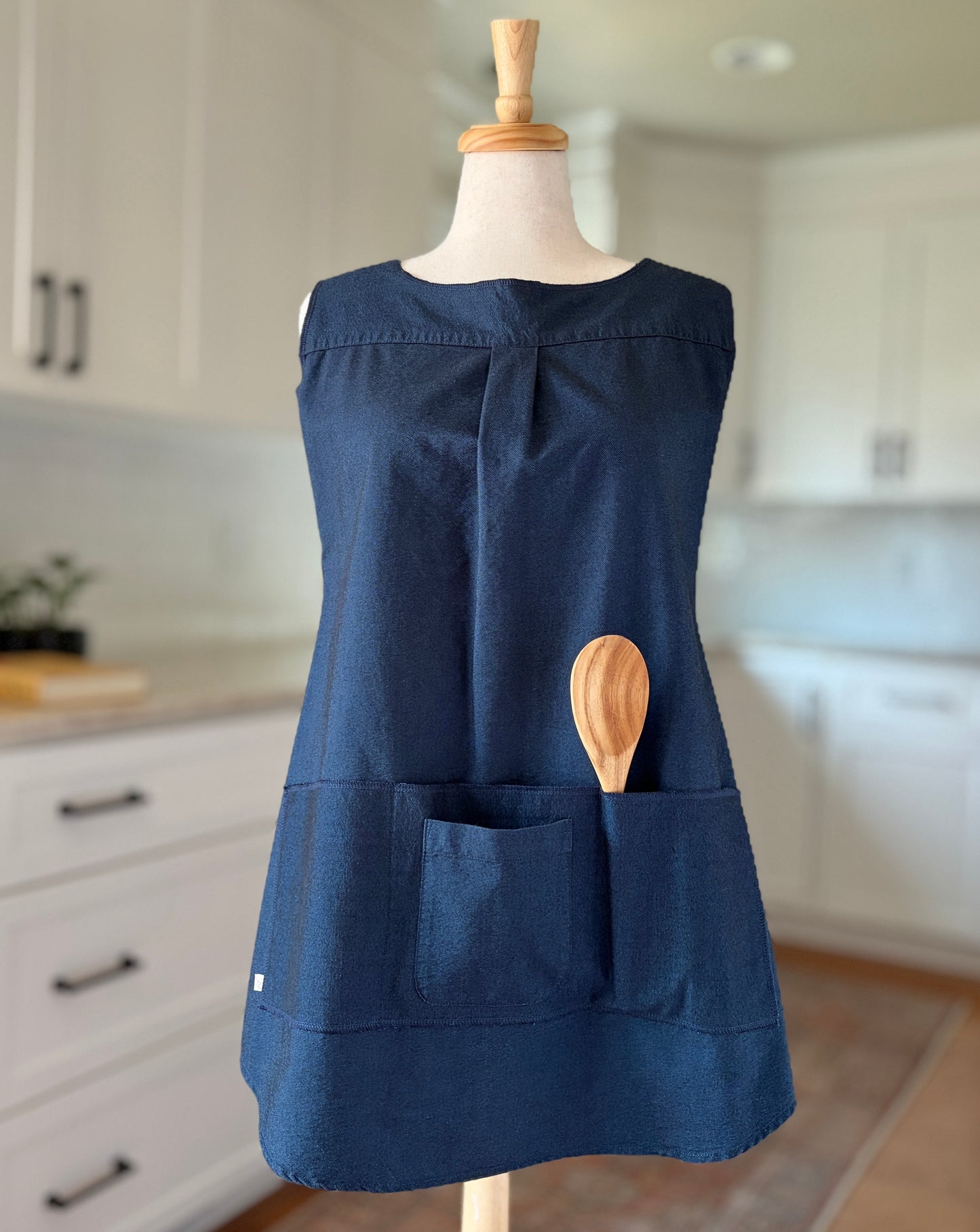 Midnight Garden Cross-Back Apron