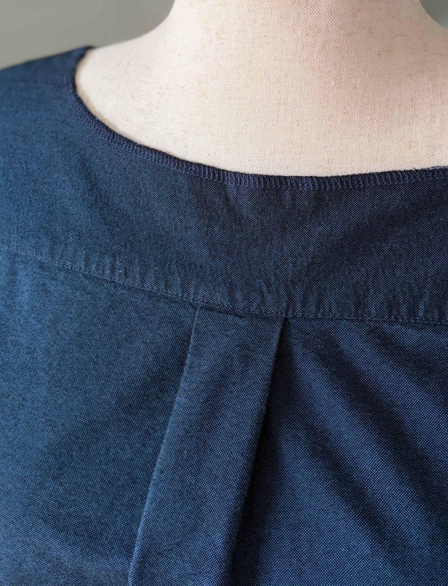 Midnight Garden Cross-Back Apron