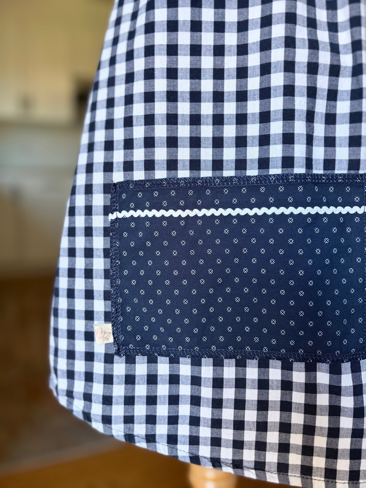 Daisy Gingham Cross-Back Apron - Girls'