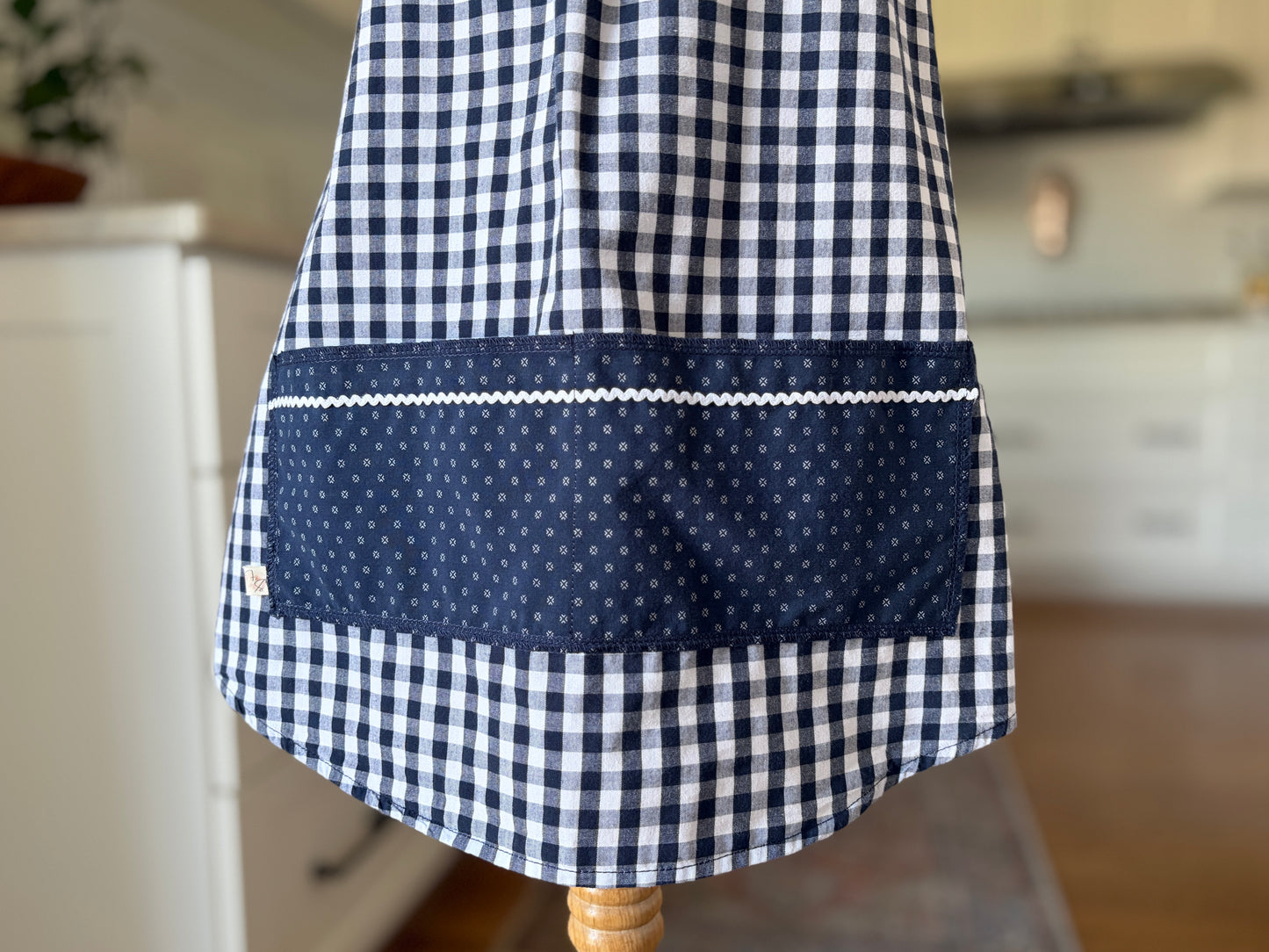 Daisy Gingham Cross-Back Apron - Girls'