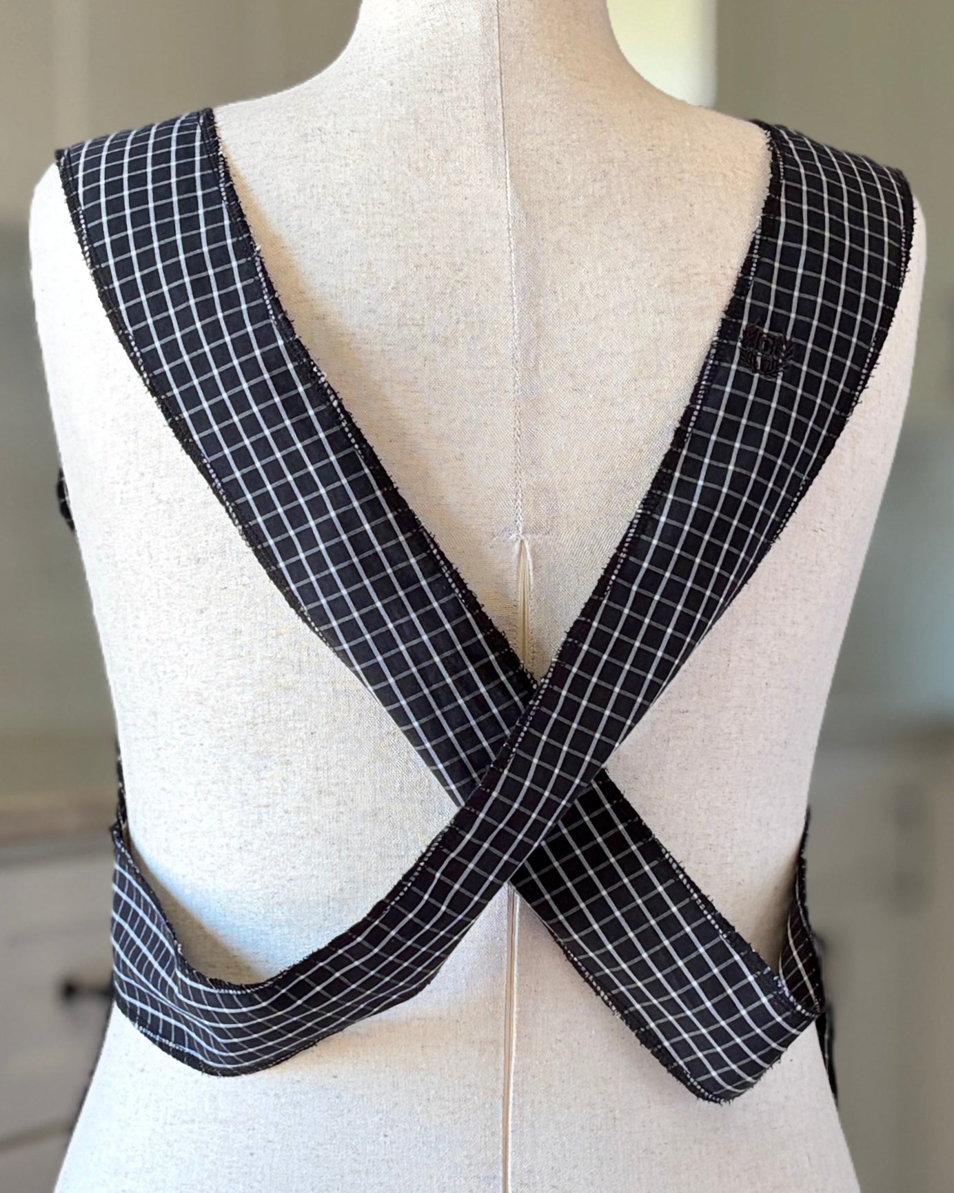 Windowpane Cross-Back Apron
