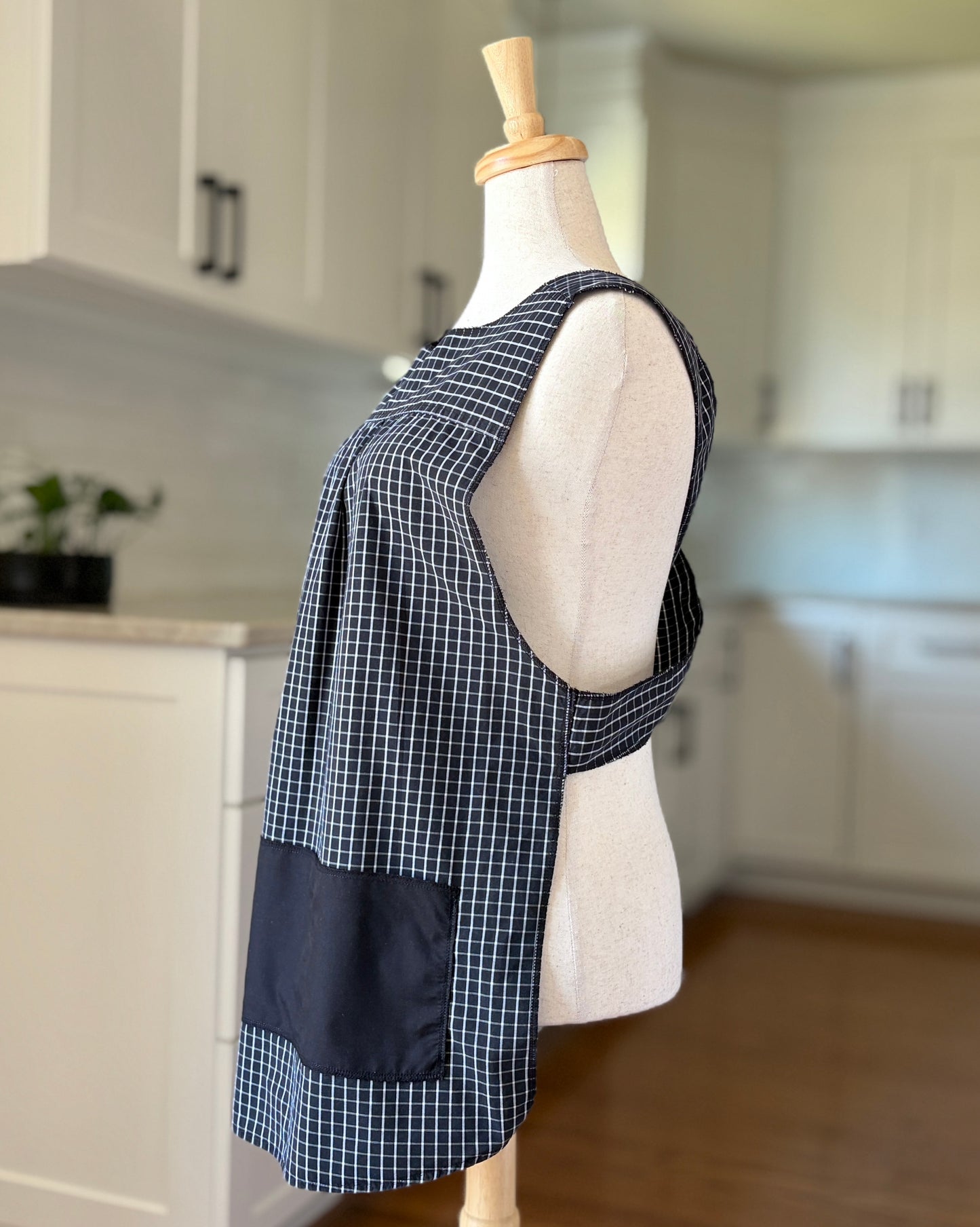 Windowpane Cross-Back Apron