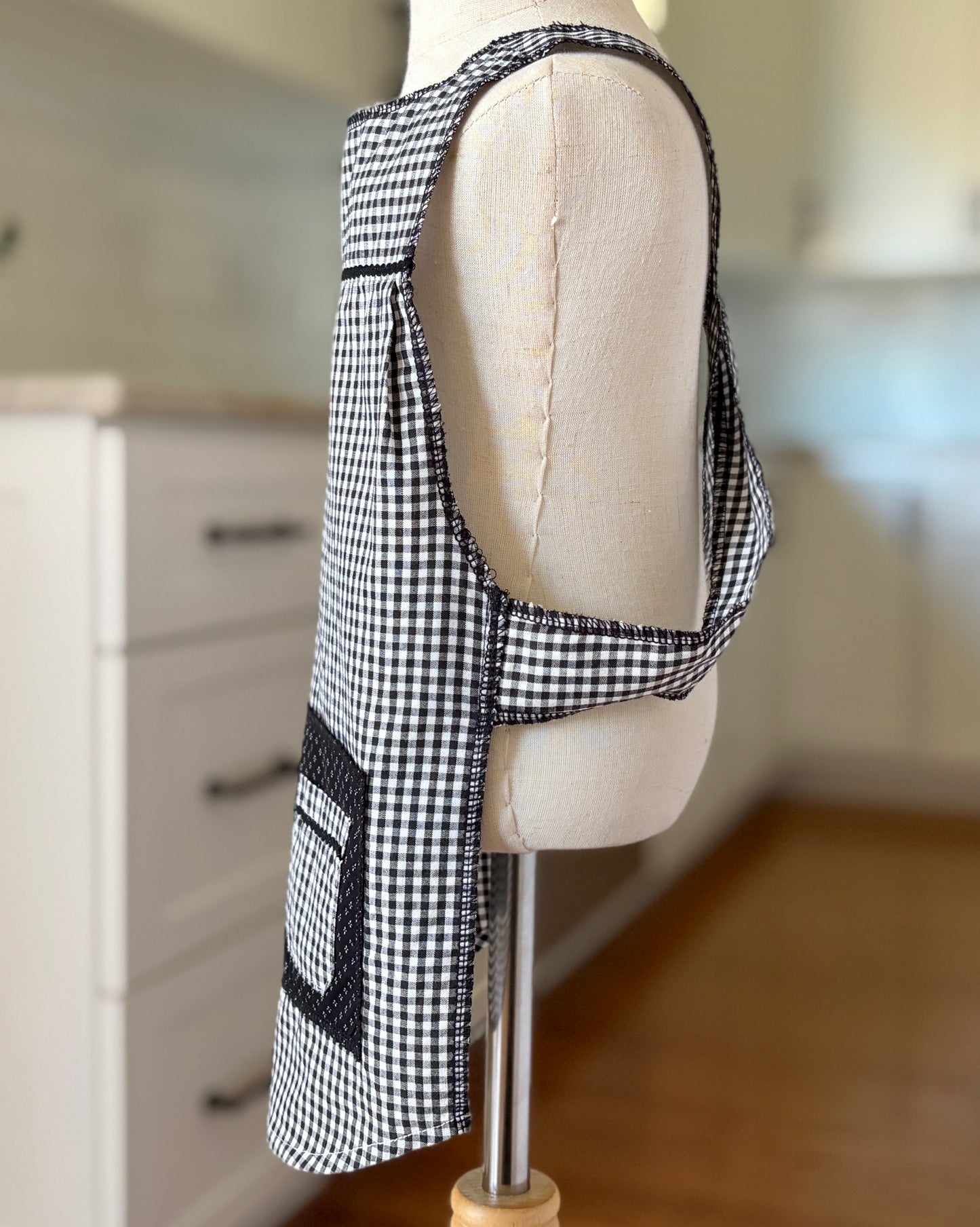 Farmhouse Honey Cross-Back Apron - Girls'